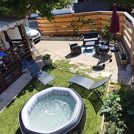 Hotel Havre De Paix Bord De Saone Avec Jacuzzi Massieux Esterno foto